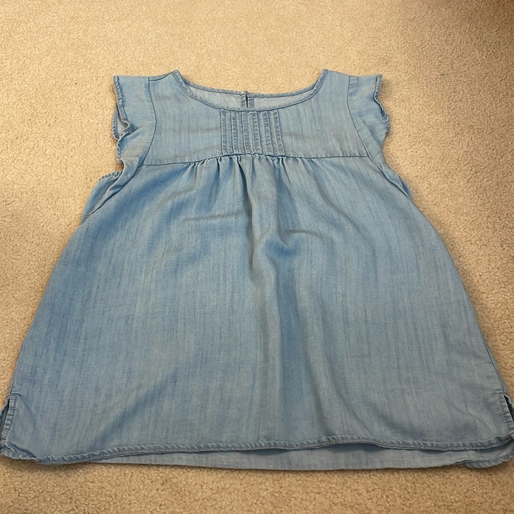 Super cute flowy shoulder top! 💙